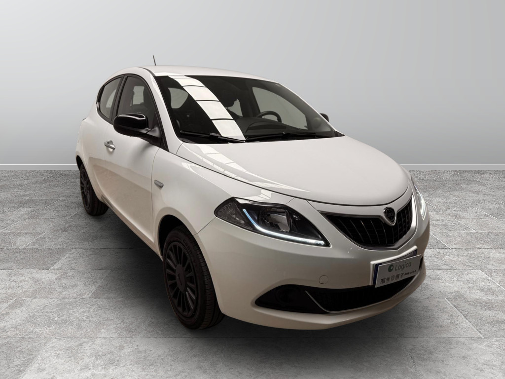 LANCIA Ypsilon Ypsilon 1.0 firefly hybrid Silver s&s 70cv